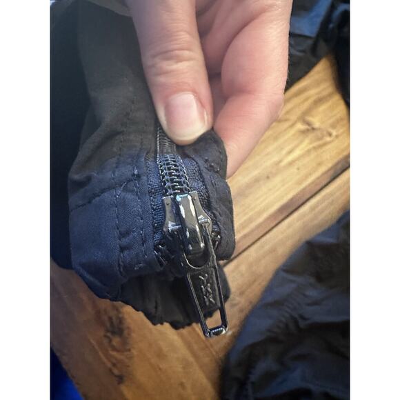 Vintage LL Bean Men’s Nylon Pants Size Medium Side Zip Windbreaker Hike USA - Picture 4 of 14